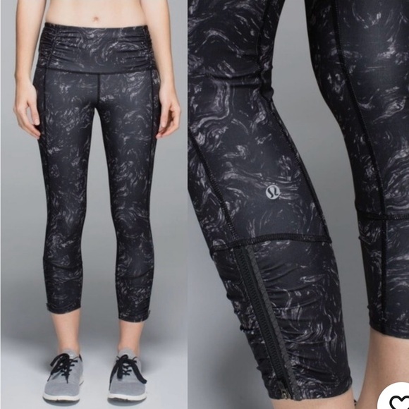 lululemon athletica Pants - Lululemon Runday Crop Black/gray Patterned Leggings
